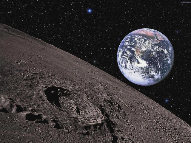 Der Eratosthenes-Krater (60 km) am Ostende der Mondapenninen ist in meiner Multiversum-Trilogie Standort der lunaren Wilson-Werft. (Rechts des Zentralbergs auf dem ebenen Gelände).