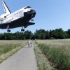 Peinlich! Probleme im Umgang mit dem bordeigenen GPS führten einst nach Aussage der NASA zu dieser ungeplanten Landung der Raumfähre Endavour in einem Feld bei Neuss in Germany.